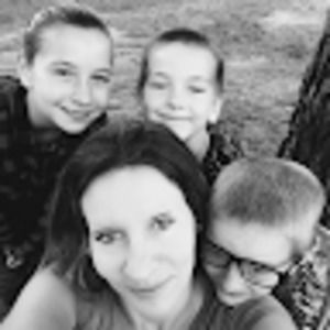 Meet your Posher, Becca